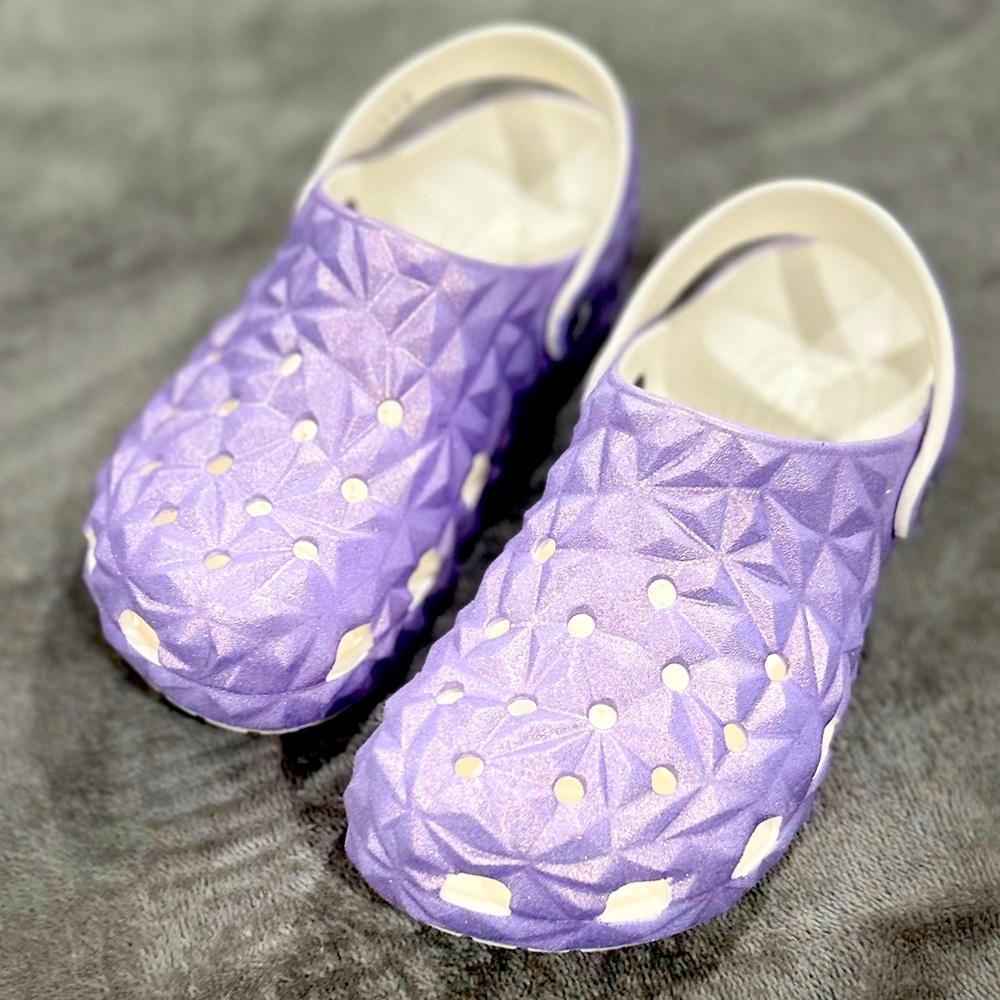 Crocs girls size J3